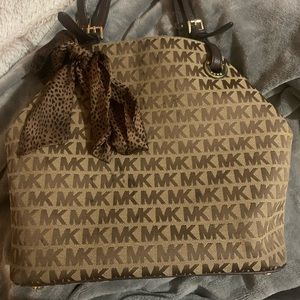 Michael Kors tote